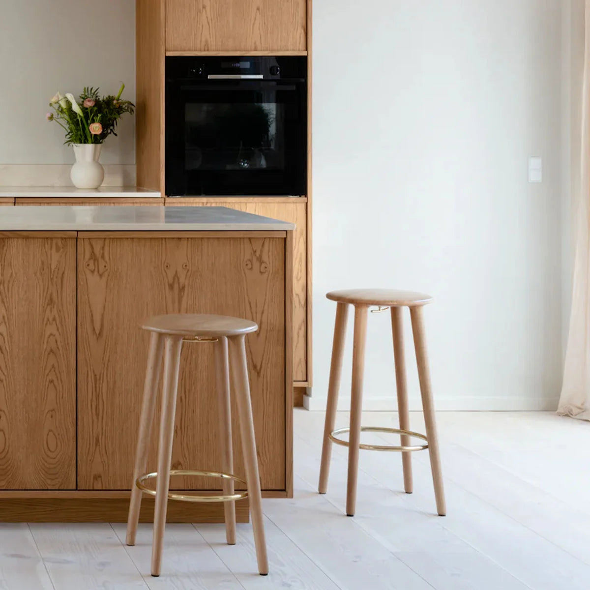 Umage The Socialite Counter Stool