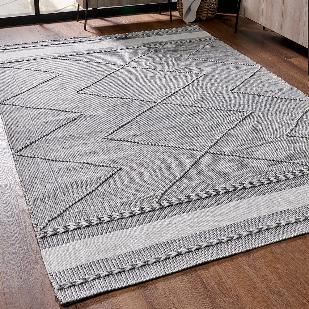 Pacific Lifestyle Indoor Outdoor Grey and White Plaited Stripe Design Rug